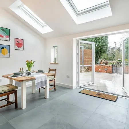 Дом отдыха Christopher's *